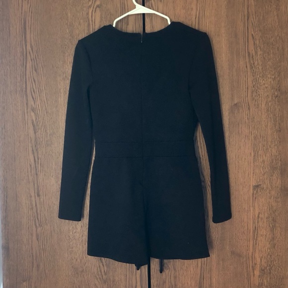 Urban Outfitters Silence + Noise Black V Neck Long Sleeve Shorts Romper Small - Picture 5 of 7